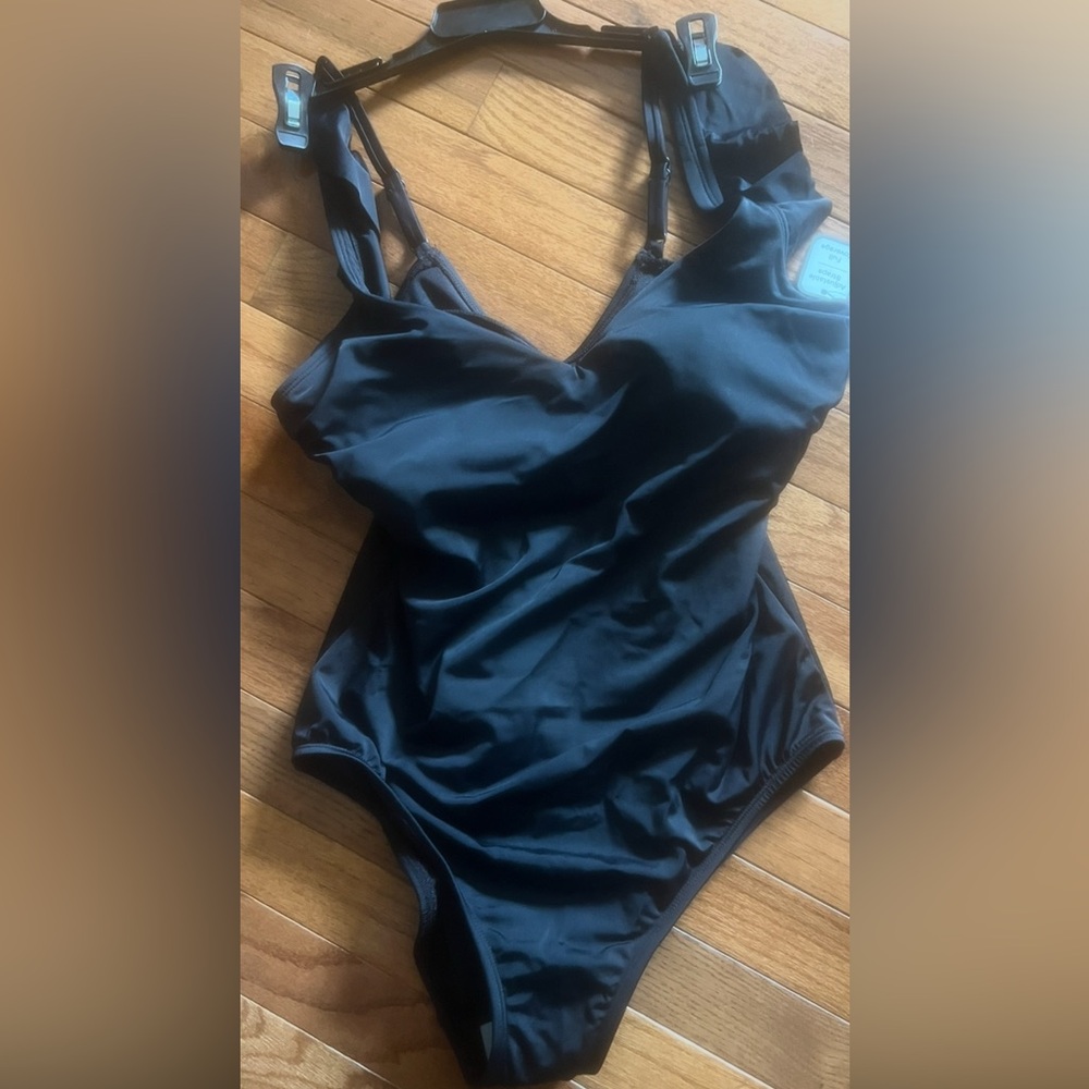 Women Ruffle Sleeve Swimsuit Sz S- New